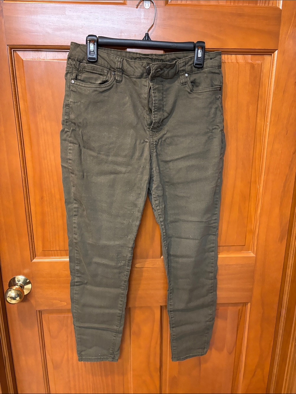 Massini Skinny Jeans in Olive Green